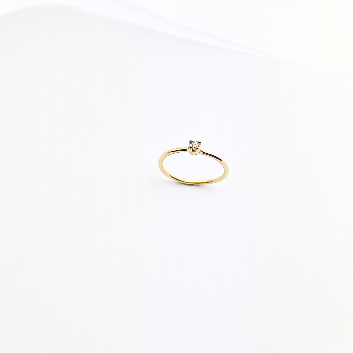 Solitaire Claw Ring