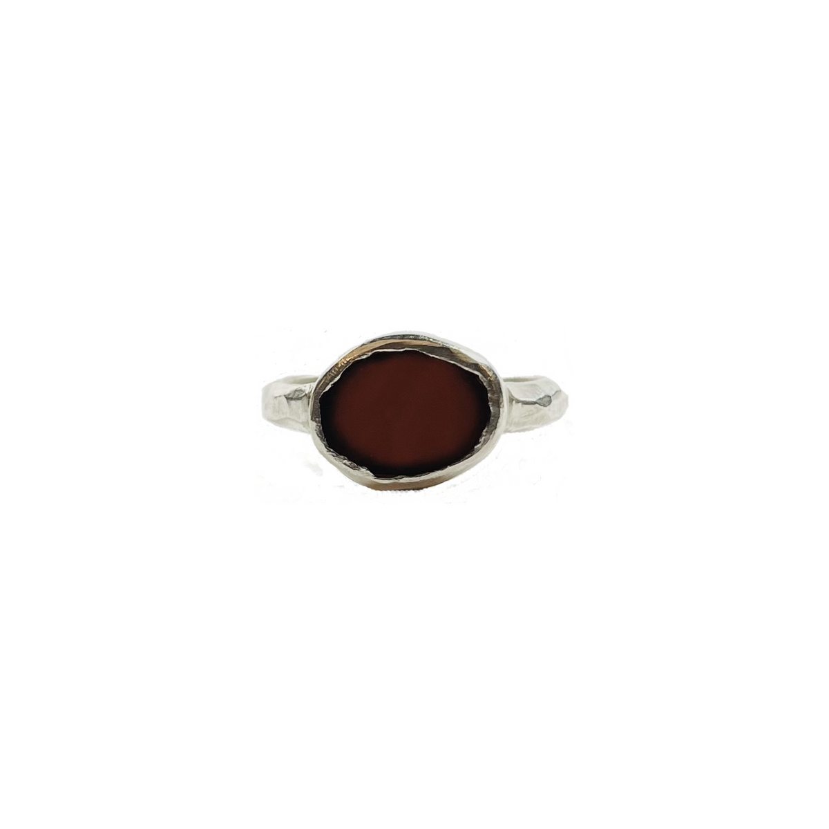 Packshot Bague Egée Grenat vermeil par la créatrice Louise Vurpas pour Bijouterie Fine