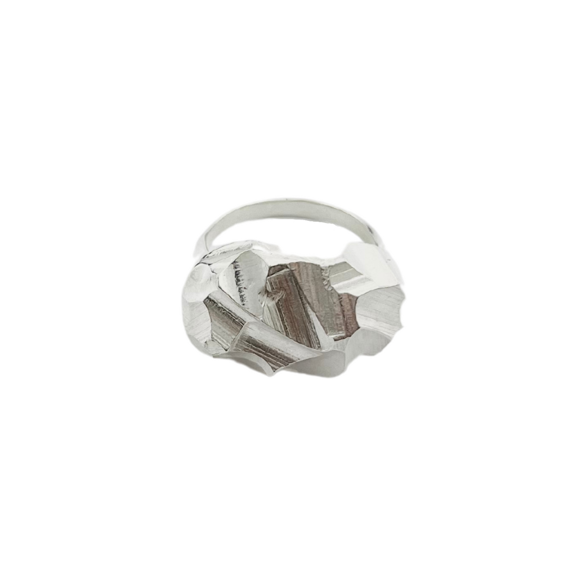Packshot Bague Iceberg en argent par la créatrice Louise Vurpas pour Bijouterie Fine