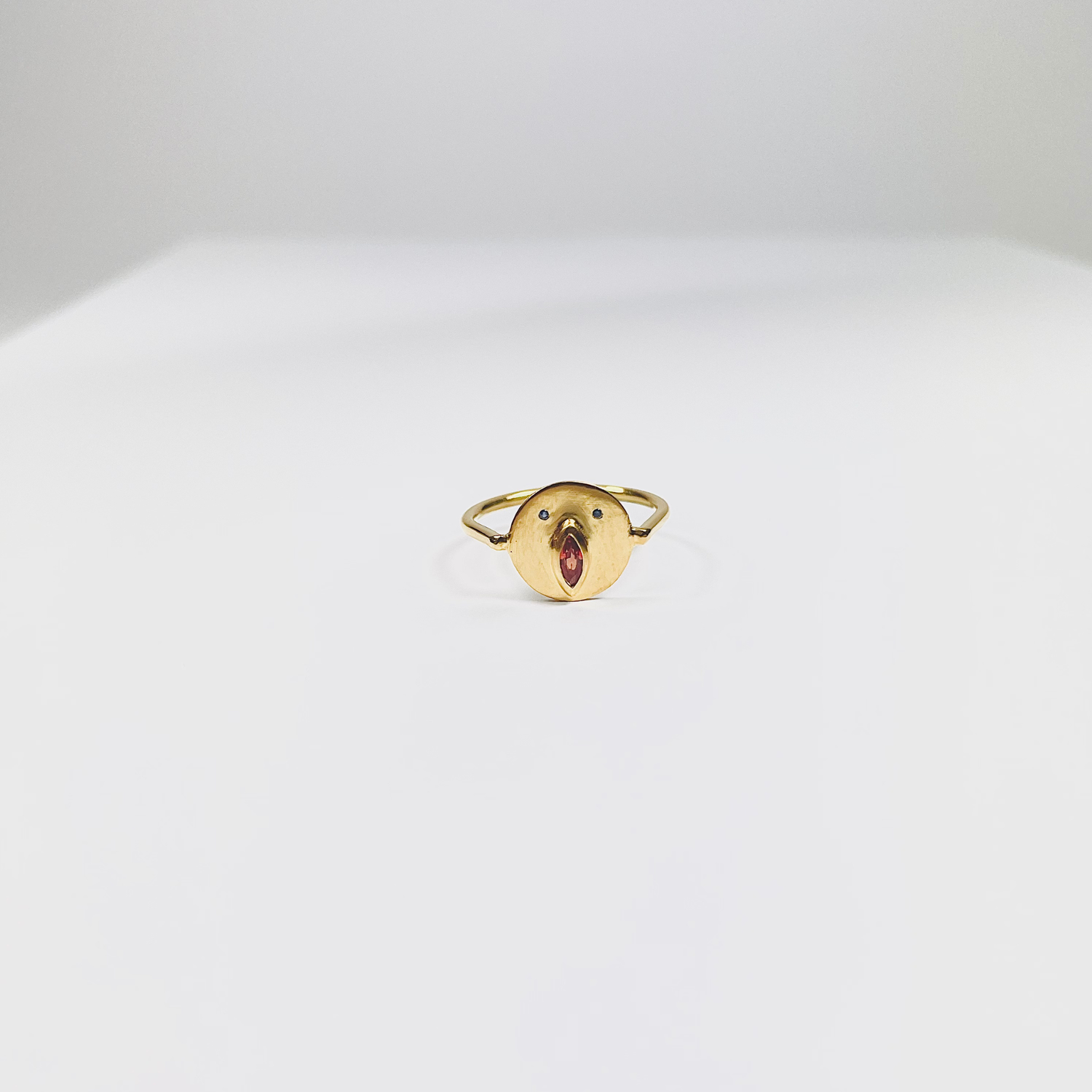 Mini Bague Tronche Louise - Vermeil &amp; Saphir Rouge