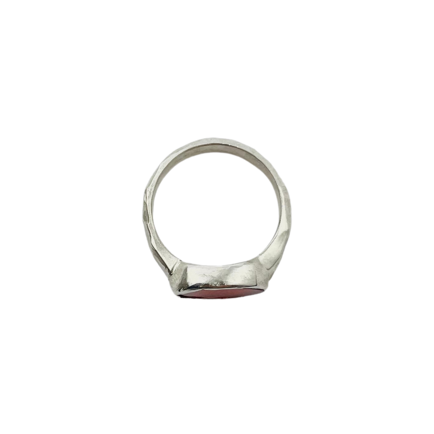 Packshot Bague Egée Cornaline en vermail par la créatrice Louise Vurpas pour Bijouterie Fine