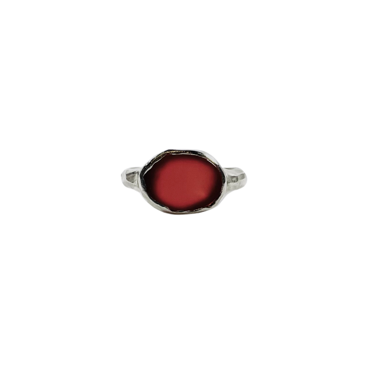 Packshot Bague Egée Cornaline en vermail par la créatrice Louise Vurpas pour Bijouterie Fine