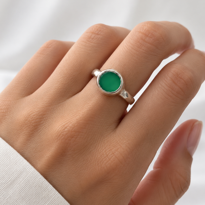 Bague PIRÉE en Argent 925 avec agate verte et corps de bague sculpté – Louise Vurpas 