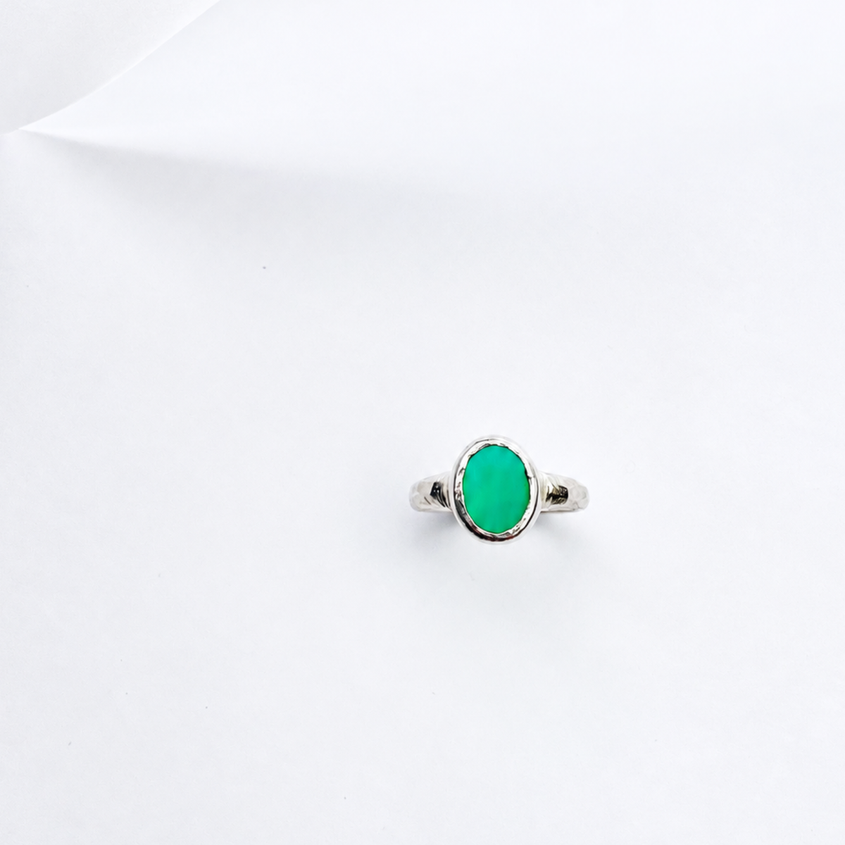 Bague PIRÉE en Argent 925 avec agate verte et corps de bague sculpté – Louise Vurpas