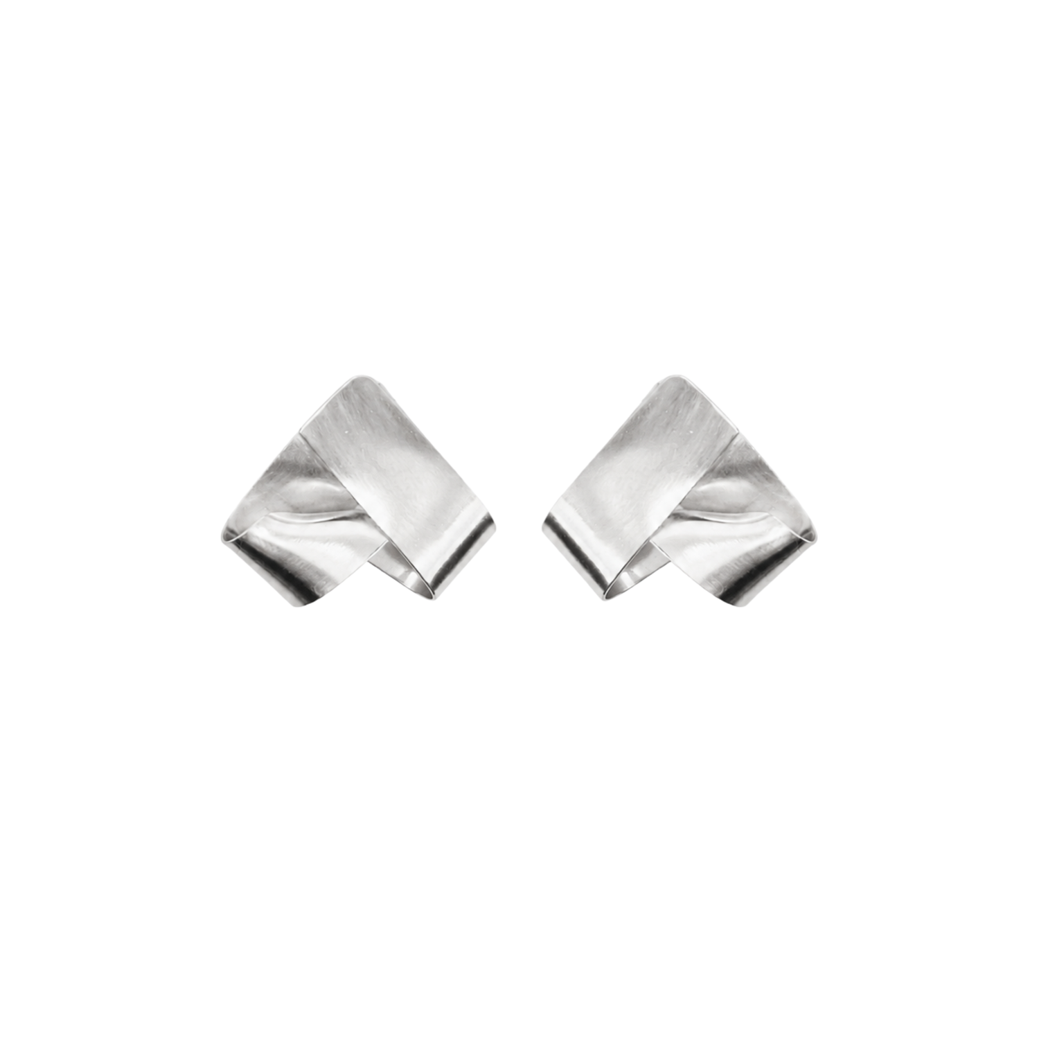 Boucles d’oreilles Mini Distorsion en Argent 925 plaqué Or 3 microns de Louise Vurpas, fabriquées à la main dans un atelier de joaillerie à Lyon.