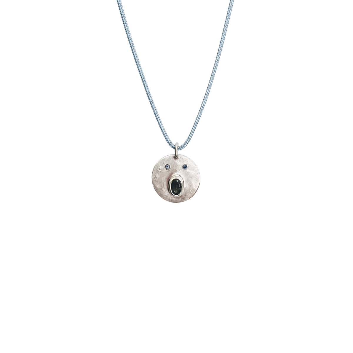 Collier issu de la collection Tronche de la créatrice lyonnaise Louise Vurpas