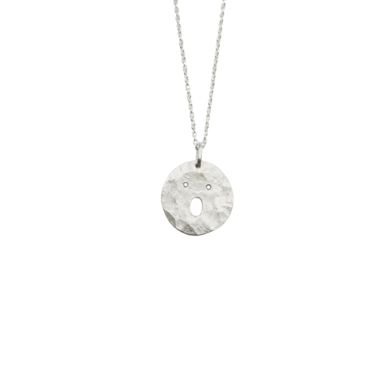 Médaille Tronche Henri en Argent 925 ou Vermeil avec finition mate et martelée fabriquée à la main par Louise Vurpas