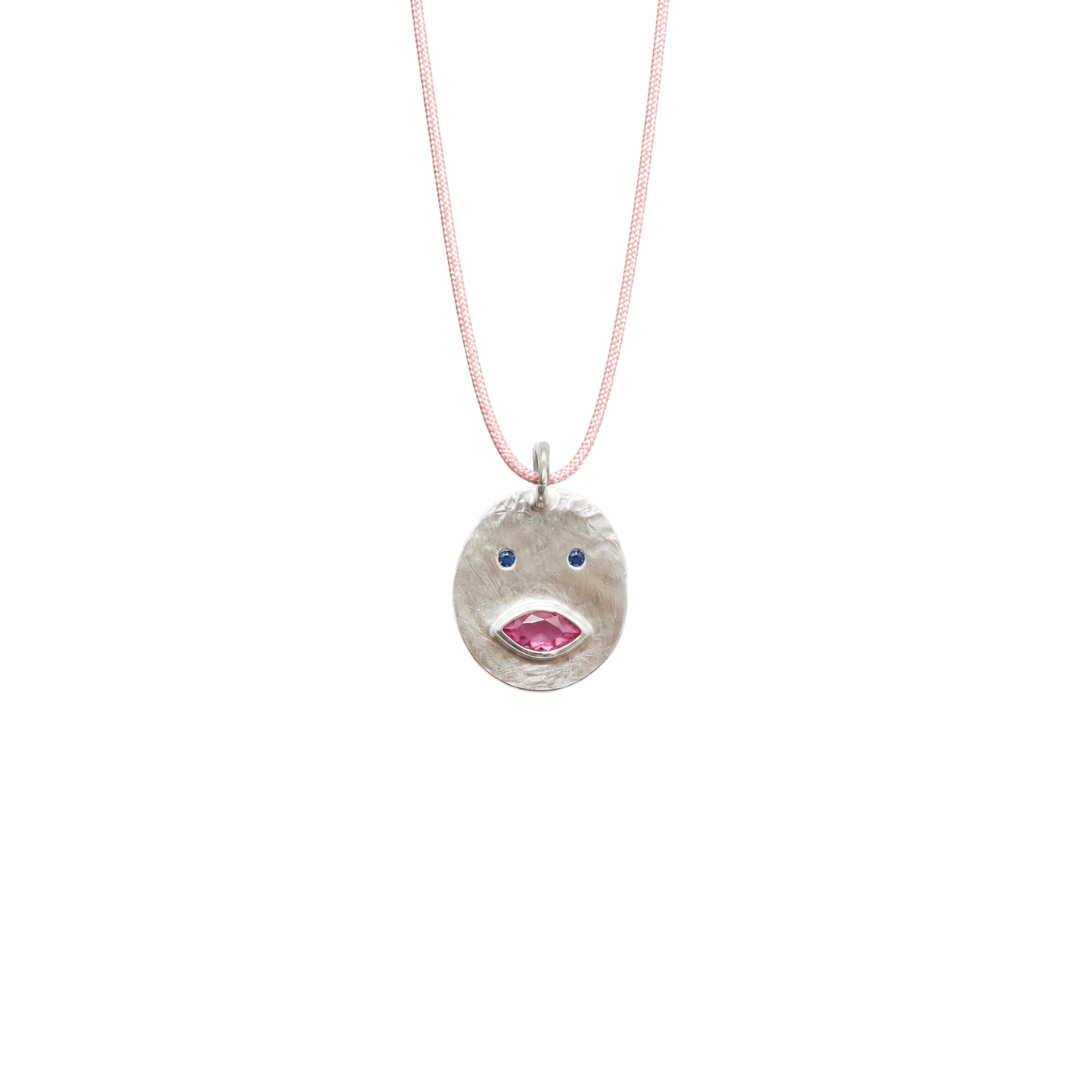 Médaille Tronche Louise en Argent mat et martelé avec bouche saphir rose navette et yeux saphirs bleus