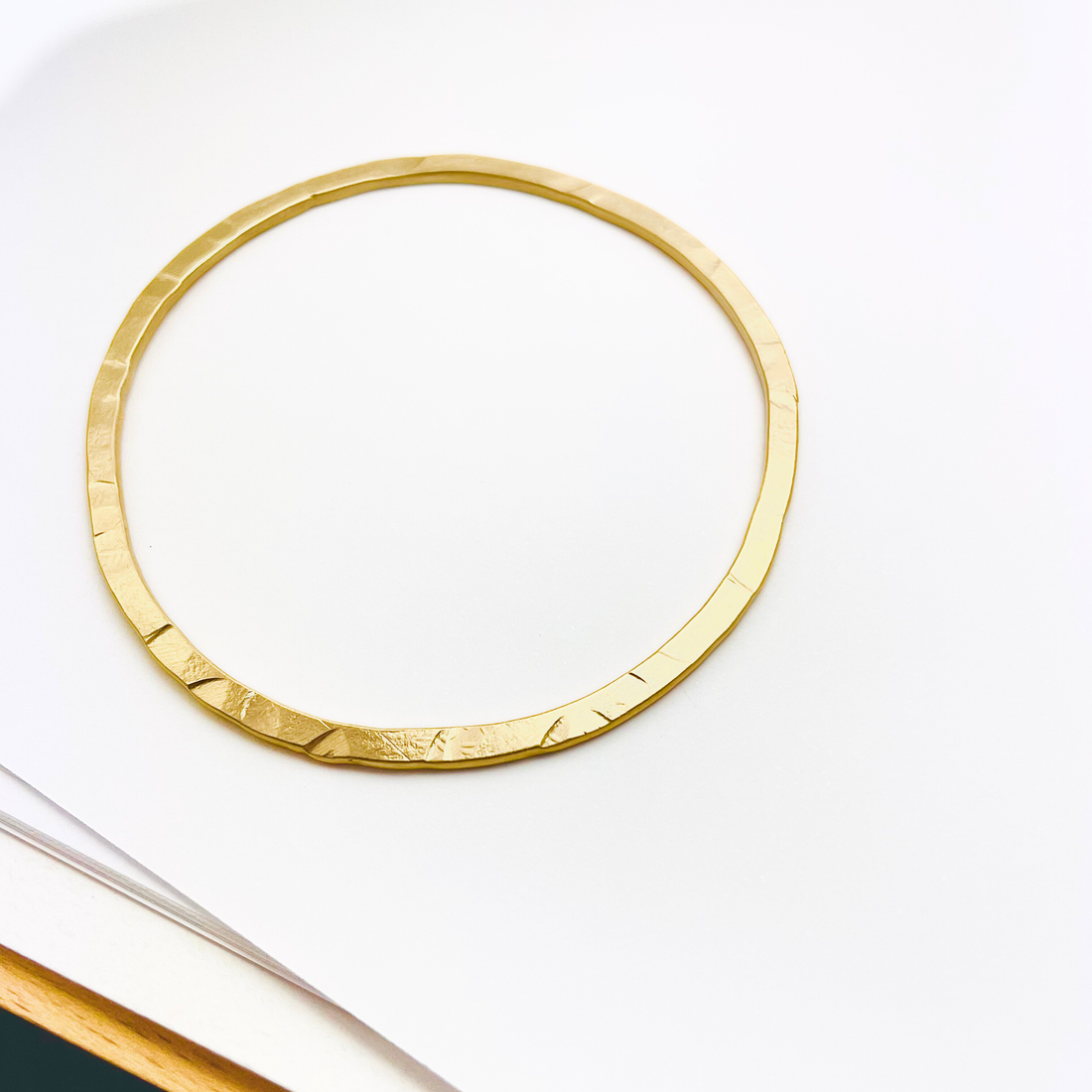 Bracelet Plat Martelé